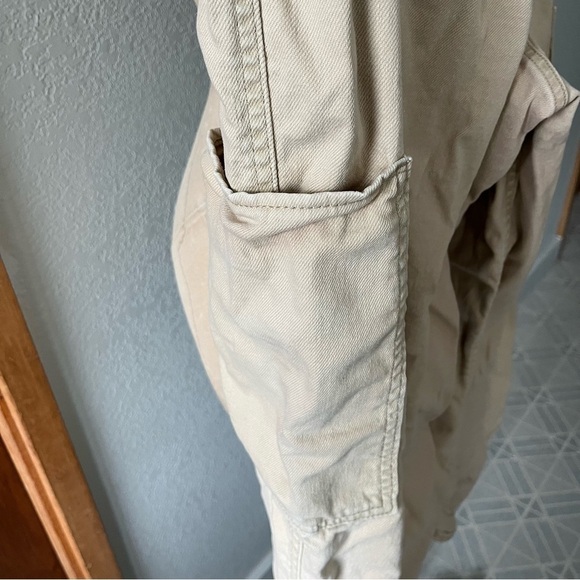 LEVIS sz 29 HIGH WAISTED Wide Leg Crop Khaki Color Jeans Cargo Pockets - Picture 4 of 10